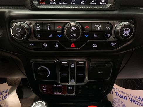 Used 2021 Jeep Gladiator Mojave AWD/4WD image 10