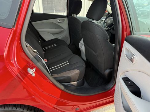 Used 2013 Dodge Dart SXT FWD image 12