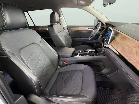 Used 2024 Volkswagen Atlas SE FWD image 34