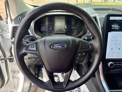 Certified 2023 Ford Edge SE w/ Black Appearance Package AWD/4WD image 16