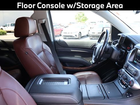 Used 2019 Chevrolet Suburban Premier w/ Premier Plus Edition AWD/4WD image 11