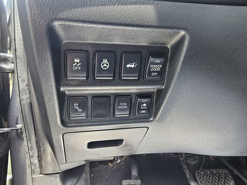 Used 2017 Nissan Pathfinder Platinum AWD/4WD image 40