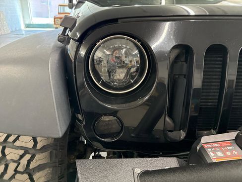 Used 2015 Jeep Wrangler Rubicon w/ Power Convenience Group AWD/4WD image 49