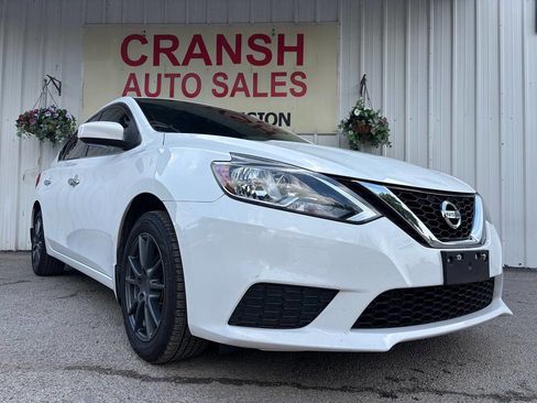 Used 2017 Nissan Sentra SV FWD image 1