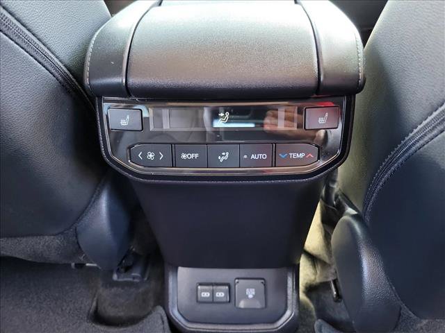 Used 2025 Toyota Highlander Platinum AWD/4WD image 14