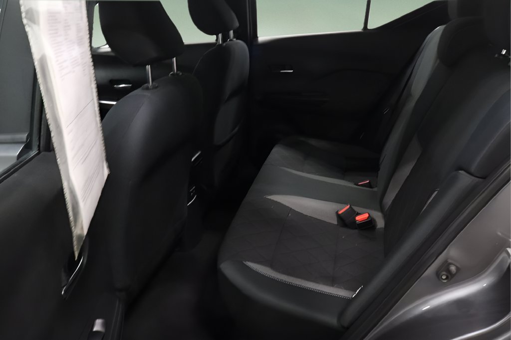 Used 2020 Nissan Kicks SV FWD image 13