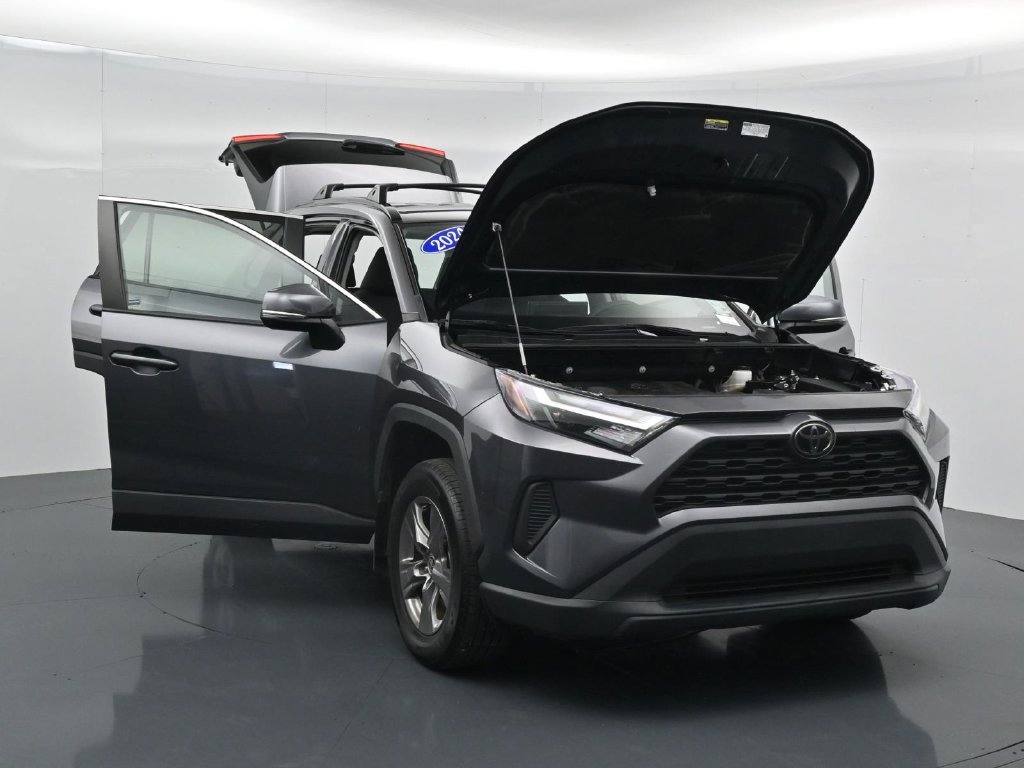 Used 2024 Toyota RAV4 XLE FWD image 35