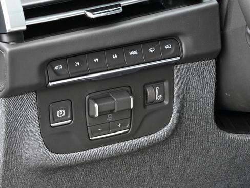 Used 2026 Cadillac Escalade Platinum Sport w/ LPO, ONYX Package image 30