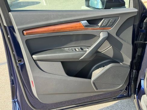 Used 2023 Audi Q5 2.0T Premium w/ Convenience Package image 28