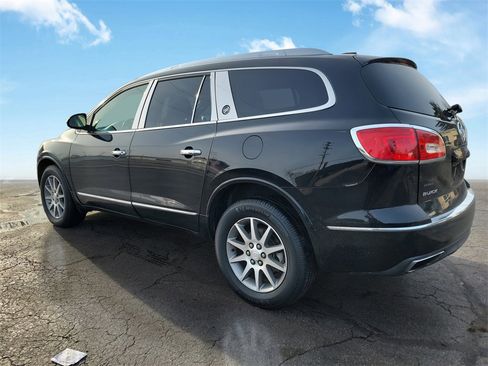 Used 2017 Buick Enclave Leather image 3