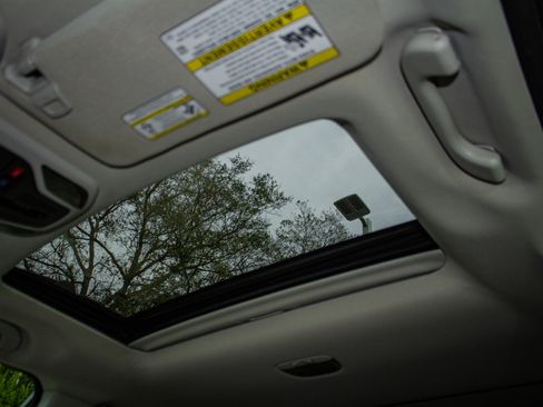 Used 2022 Subaru Outback Limited image 28