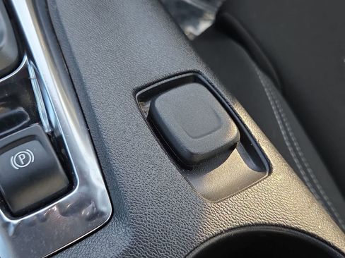 Used 2023 Chevrolet Camaro LT image 31