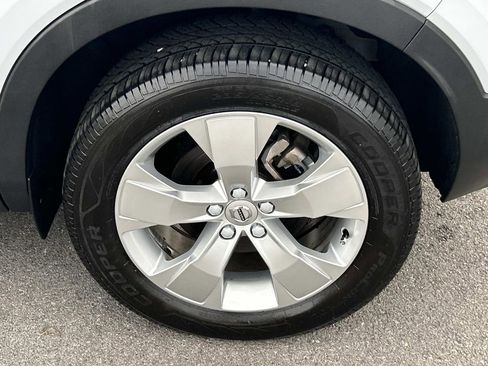 Used 2022 Volvo XC40 T5 Momentum AWD/4WD image 15