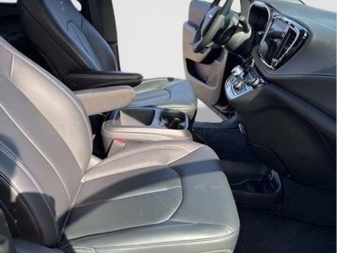 New 2026 Chrysler Pacifica Select w/ S Appearance Package image 35