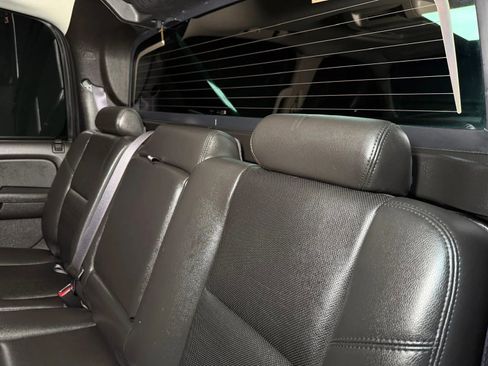 Used 2013 Chevrolet Avalanche LTZ AWD/4WD image 14