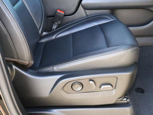 Used 2023 GMC Yukon XL Denali image 20