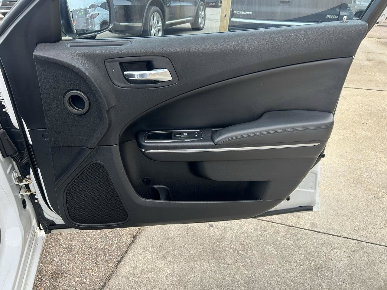 Used 2012 Dodge Charger SE RWD image 14
