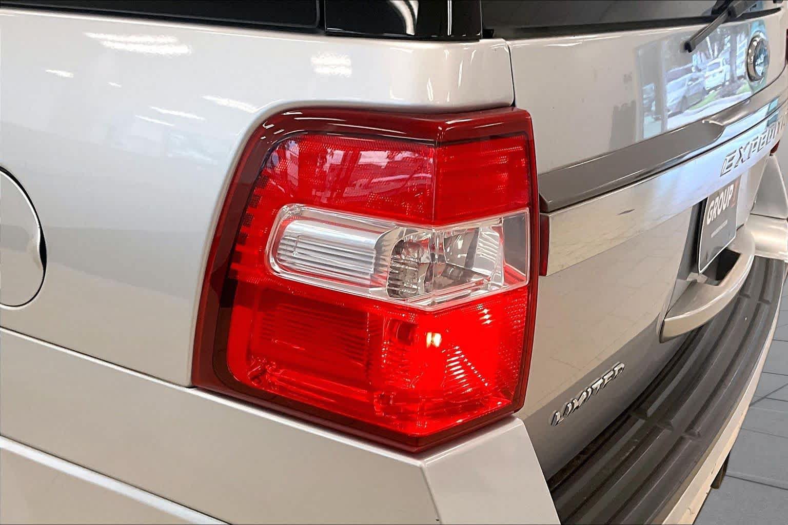 Used 2017 Ford Expedition EL Limited RWD image 26