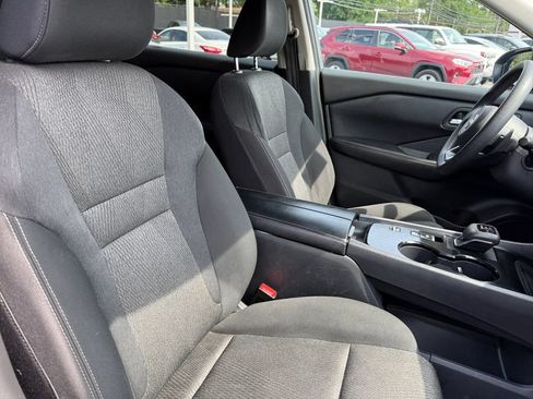 Used 2024 Nissan Rogue SV FWD image 18