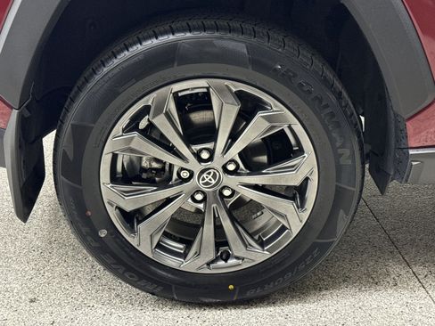 Used 2022 Toyota RAV4 XLE Premium AWD/4WD image 24
