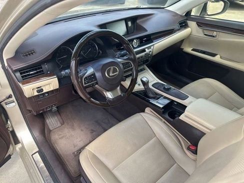 Used 2016 Lexus ES 350 w/ Premium Package w/Wood Trim image 32