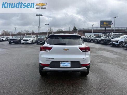 Used 2024 Chevrolet TrailBlazer LT w/ LT Cold Weather Package image 6