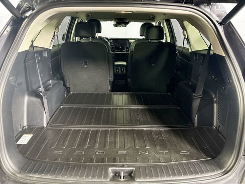 Certified 2023 Kia Sorento EX image 22