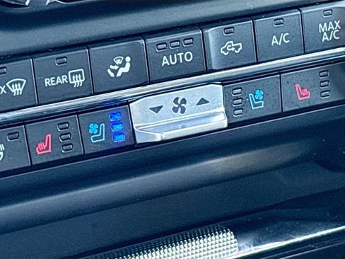 Used 2024 Ford F150 Lariat w/ Bed Utility Package AWD/4WD image 21
