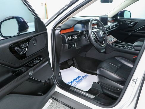 Used 2024 Lincoln Aviator Reserve w/ Jet Package RWD image 3