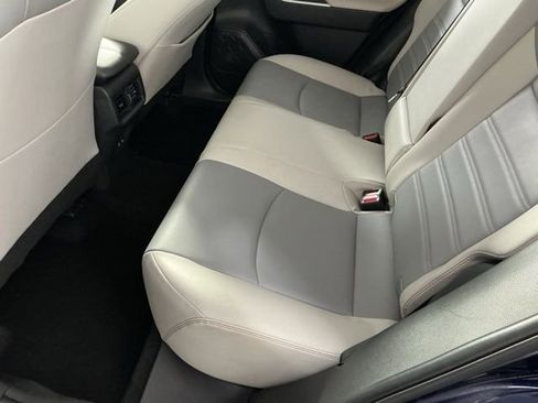 Used 2019 Toyota RAV4 XLE Premium w/ Cold Weather Package AWD/4WD image 10