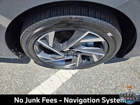 Used 2025 Hyundai Elantra Limited FWD image 13