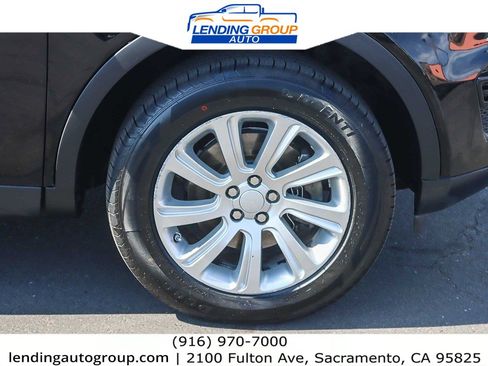 Used 2018 Land Rover Discovery Sport SE image 9