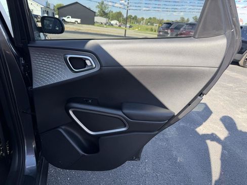 Used 2021 Kia Soul LX FWD image 18