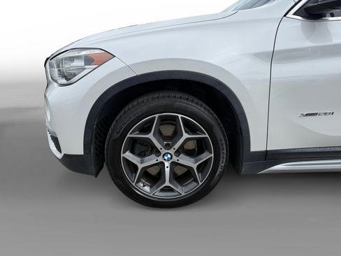 Used 2017 BMW X1 xDrive28i image 9