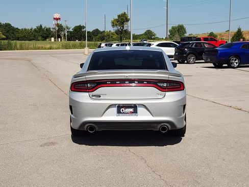 Used 2019 Dodge Charger R/T w/ Plus Group RWD image 6