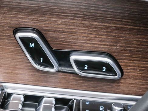 Used 2025 Land Rover Range Rover Long Wheelbase Autobiography image 20