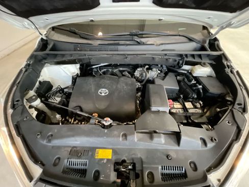 Used 2018 Toyota Highlander XLE AWD/4WD image 27