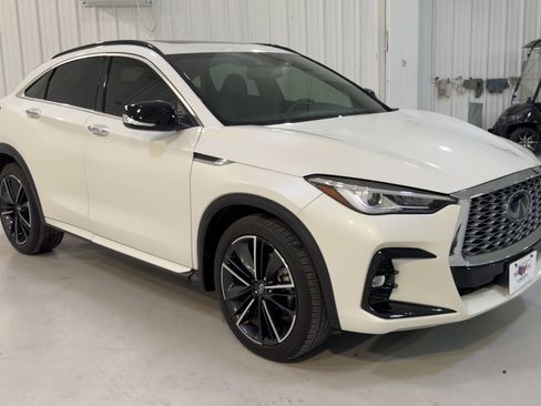 Used 2022 INFINITI QX55 Luxe w/ Cargo Package image 3