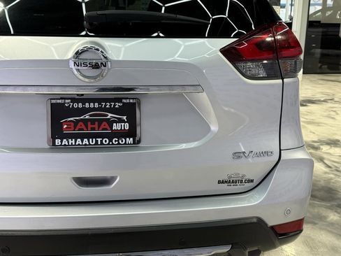 Used 2020 Nissan Rogue SV image 9