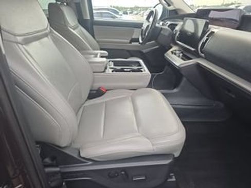 Used 2025 Ford Expedition Active AWD/4WD image 11