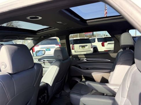 Used 2023 Buick Enclave Essence w/ Experience Buick Package image 10
