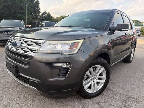 Used 2019 Ford Explorer XLT w/ Equipment Group 201A AWD/4WD image 2