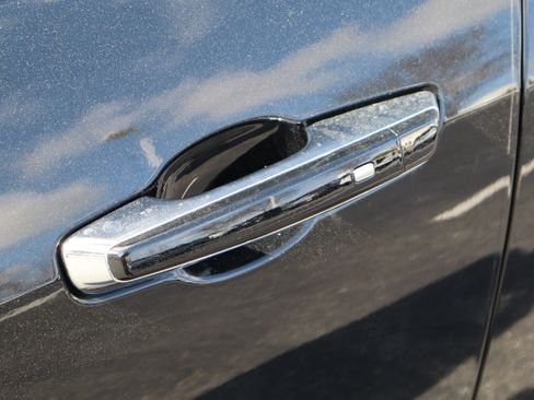 New 2026 GMC Terrain Denali w/ LPO, Floor Liner Package image 18