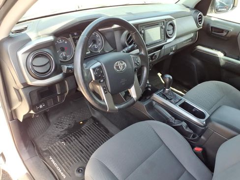 Used 2017 Toyota Tacoma SR5 w/ Tow Package RWD image 14