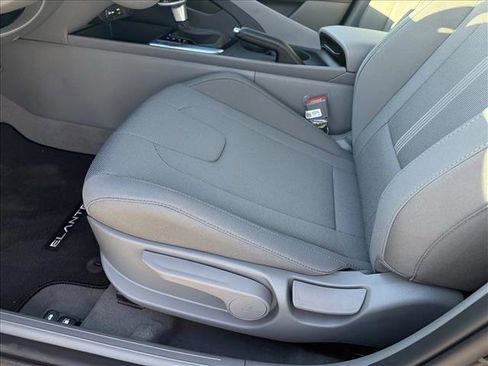 New 2026 Hyundai Elantra SE image 4