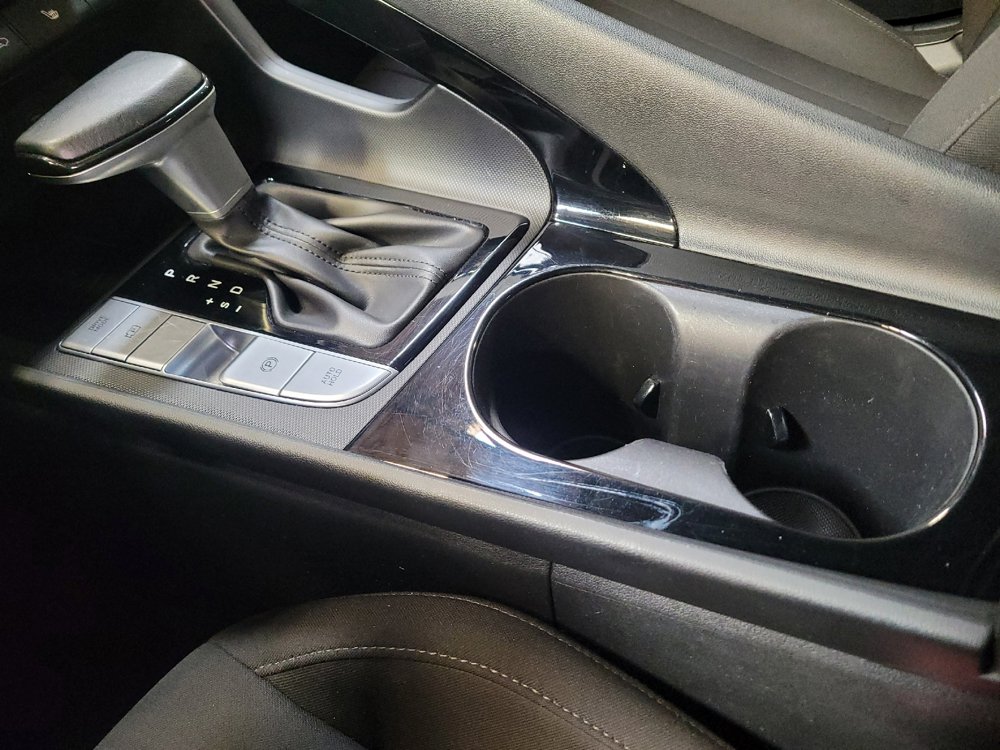 Used 2025 Hyundai Elantra SEL FWD image 26
