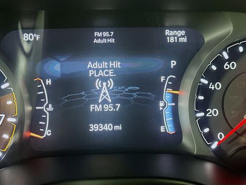 Used 2025 Jeep Compass Trailhawk image 19