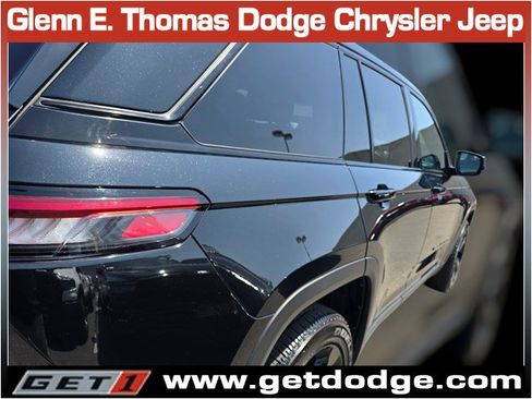 Certified 2025 Jeep Grand Cherokee Altitude AWD/4WD image 12
