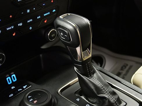 Used 2020 Ford Ranger Lariat w/ Equipment Group 501A Mid image 26