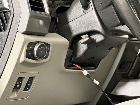 Used 2018 Ford F150 XLT w/ Equipment Group 302A Luxury image 14